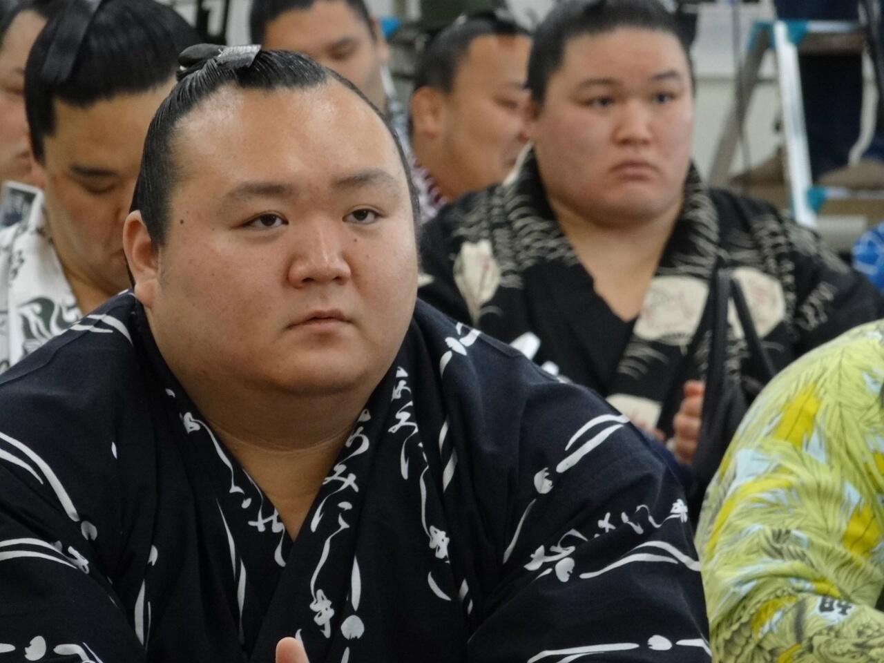 宝富士 筋肉ベテラン力士 のお嫁さんも可愛い マツコ似の幕内は 強さを発揮し続ける 青森出身で伊勢ヶ濱部屋に所属 結婚式には子供も 大相撲のブログ部屋